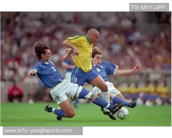 精彩足球图片大全集展示各类精彩瞬间与球星风采